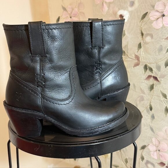 Size 5.5 B FRYE Black Leather Carmen x Stitch Short-D Saddle- Mid-calf - Picture 15 of 16